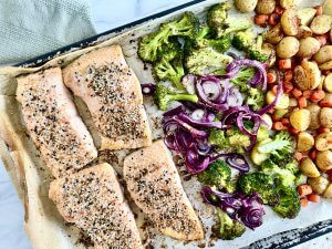 Sheetpan Salmon broccoli potatoes